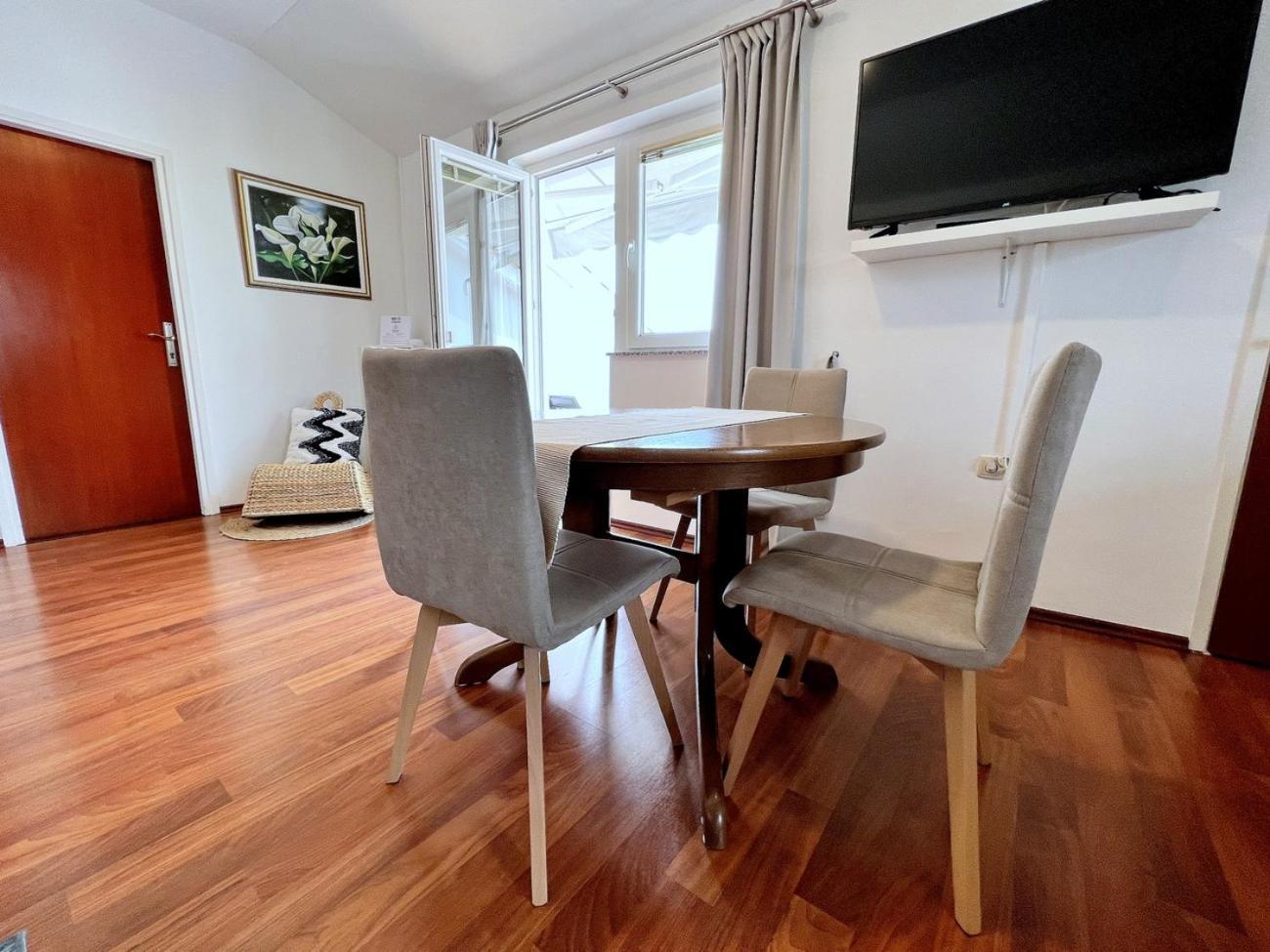 Apartments Muntidor Palit ภายนอก รูปภาพ